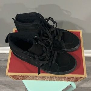 Brand New Van’s All Black Hi-Zip Size 5.5Y